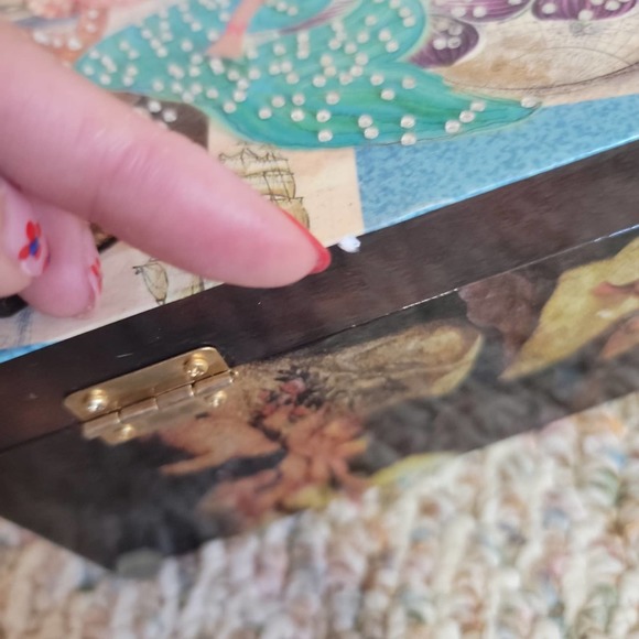 Mermaid Lost Treasures Box Purse Handbag Cosmetic Trunk Bag - Picture 6 of 10